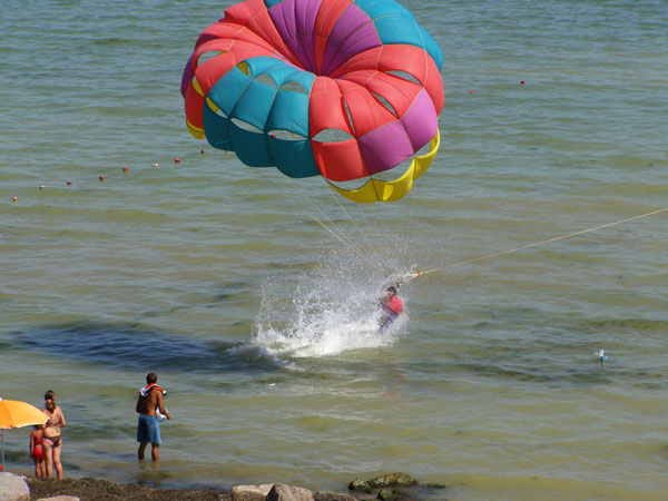 Полет над Азовским морем, Арабатская стрелка для отдыха, отдых в Геническе, летний отдых на Арабатской стрелке, где отдохнуть на море, полет на парашюте